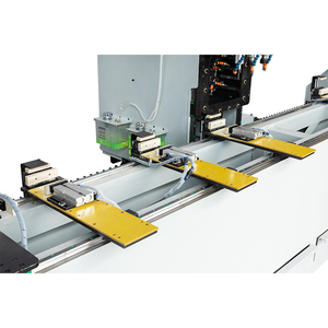 Centre d'usinage lourd JD - LC3000 pour la fabrication de portes écologiques avec une structure robuste et des performances durables - Product Image 1