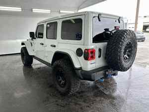 Jeep Wrangler 4xe Rubicon 20ème Anniversaire 2024, Intérieur Cuir Foncé, Boîte Manuelle/Automatique, Carburant Essence, Écran Tactile - Product Image 4