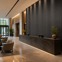 Panneau mural rainuré en WPC de qualité commerciale, ignifuge B1, revêtement mural pour hall d'hôtel et projets de bureaux