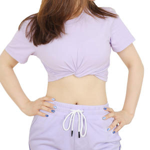 Ensemble de tenues d'été décontractées Chemise crop top pour femmes Vente en gros de vêtements de mode modernes élégants et à la mode au quotidien - Product Image 4