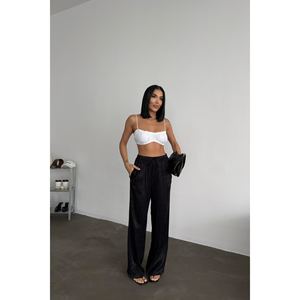 Pantalon en satin jacquard pour femme en noir - Pantalon élégant - Product Image 6