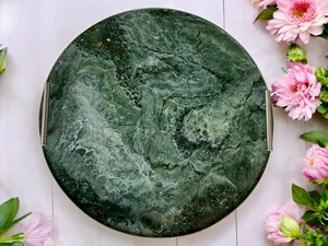 ถาดออกแบบสีเขียวกลมสำหรับห้องครัวในบ้านและใช้ในงานปาร์ตี้พื้นผิวที่สวยงามเหมาะสำหรับการเสิร์ฟและจัดแสดงที่หรูหราจากอินเดีย - Product Image 2