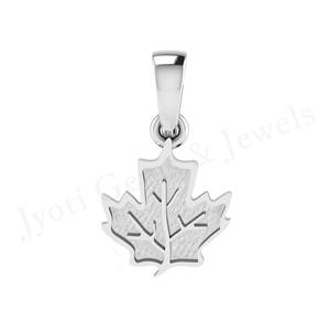 Pendentif pour femme en argent sterling avec cadre en résine de 15 mm, motif feuille d'érable du drapeau canadien, personnalisé pour la conservation des cendres de lait maternel, nouveauté 2025 - Product Image 1