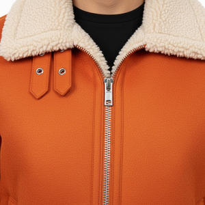 เสื้อแจ็คเก็ตหนังผู้ชาย คอตั้ง ผ้าแคนวาส ระบายอากาศ สไตล์สตรีทแวร์ อุ่นสบายสำหรับฤดูหนาว รับผลิตตามแบบ OEM ออกแบบเองได้ แฟชั่นเสื้อคลุมด้านหน้า ขายส่ง - Product Image 4