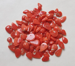 Piedra preciosa suelta de cabujón de pera de coral rojo natural, lote de forma de pera pulida suave listo para joyería - Product Image 4