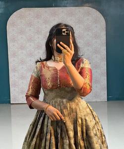 Blusa Bordada de Fiesta Muy Hermosa y de Diseño, para Mujer, Cosida, Lista para Usar, Precio Bajo, Venta al por Mayor, Surat - Product Image 4