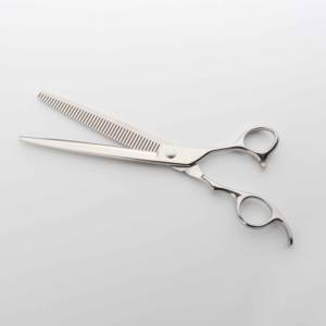 Ciseaux de toilettage pour animaux de compagnie en acier inoxydable de haute qualité pour l'amincissement et le mélange des poils de chien - Product Image 2