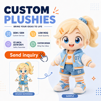 Poupée en peluche personnalisée avec cheveux tressés, robe rose claire simple, figurine douce rembourrée pour cadeau personnalisé quotidien ou décontracté