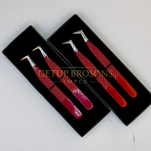 Meilleures extensions de cils anti-magnétiques GETUP BROSONS IMPEX 90 degrés, revêtement en poudre rouge, paillettes argentées, design cœur sur le côté arrière, volume intense - Product Image 1
