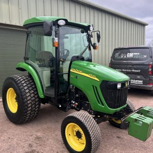 Tracteur agricole multifonctionnel 4x4 John Deere 3039R 4520Mini 30HP avec roulement de moteur, engrenage de chargeur et boîte de vitesses à transmission intégrale haute performance - Product Image 3