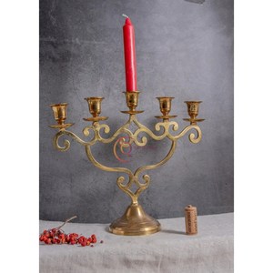 Dernier modèle de candélabre en métal doré antique à 5 bras Décoration de table unique pour la maison Pot à bougie de qualité supérieure au prix de gros - Product Image 3