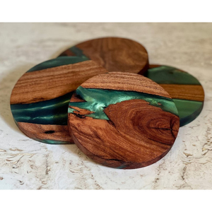 Alfombrillas y almohadillas de mesa transparentes de madera y resina hechas a mano forma y tamaño personalizados posavasos de Metal de Color marrón a la venta - Product Image 4