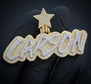 Collar de Oro Amarillo de 14K con Moissanita, Plata 925 Simulada, Nuevo Estilo Hip Hop, Letra Chapada en Oro con Corte Princesa - Product Image 1