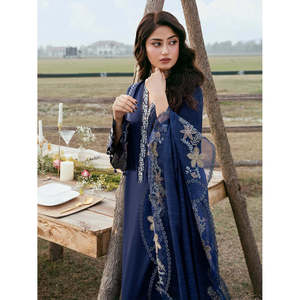 เสื้อชีฟองปักลาย IZEL-3PC คอลเลคชั่นฤดูใบไม้ผลิ/ฤดูร้อน พร้อมผ้าคลุมไหล่ปักลาย Khaddi Net และกางเกงขายาว-BIC-4817 - Product Image 4
