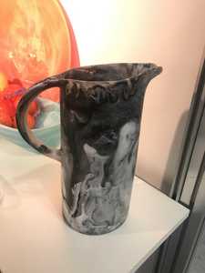 Pichet en résine écologique classique avec logo personnalisé, nouveauté, 1,5 L, forme de carafe, lavable au lave-vaisselle, biodégradable pour les fêtes, TIME 2 - Product Image 5