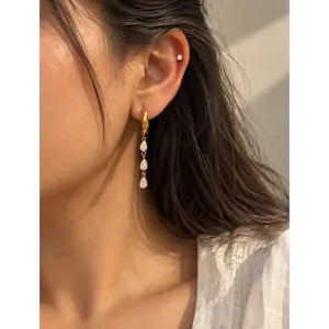 Pendientes de Aro con Diseño de Cascada de Lágrimas - Pendientes de Moda - Product Image 2