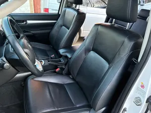 2017 HI-LUX VIII LOW Mileage Sound Engine R18 Tyre Automatic Transmission <b>Panoramic</b> Sunroof LED HeadlIGHT READY TO SHIP - Product Image 3