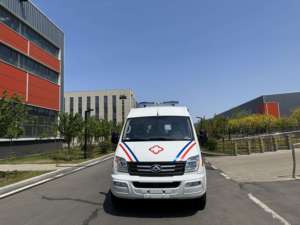 Ambulancia de Emergencia Usada con Cabina Cerrada, Sistema de Flujo de Aire Controlado, Transmisión Automática, Emisión Euro 4, Combustible Diésel - Product Image 4