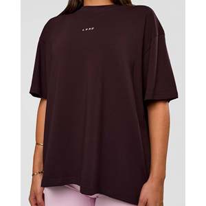 Camiseta extragrande Go-To FLXCotton en color blanco ciruela medianoche - Product Image 6