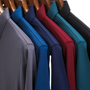 เสื้อเชิ้ตผู้ชายผ้าฝ้ายถักสีพื้นใหม่ 100% แขนสั้น สไตล์ลำลอง พิมพ์ลายดิจิทัล ติดกระดุมหน้า แห้งเร็ว เหมาะสำหรับฤดูร้อน ปกเสื้อแบบลา펠 - Product Image 4