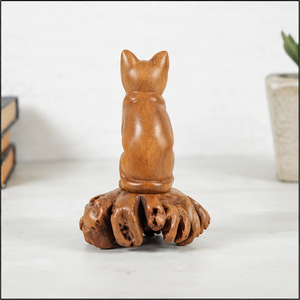 Figurine de chat sculptée à la main en bois sur base en bois naturel, sculpture animale traditionnelle pour décoration de table - Product Image 6