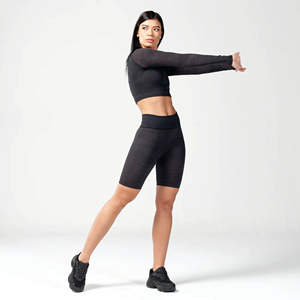 53% Nylon 39% Polyester 8% Spandex Body Fit High Rise Compression Ceinture Femmes Noir Infinity Stripe Seamless Shorts - Product Image 3