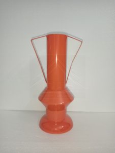 Vase décoratif en métal et fer avec motifs floraux en relief pour des arrangements sophistiqués et artistiques dans la décoration intérieure - Product Image 2