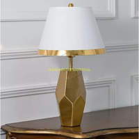 Lampe de table en aluminium doré avec abat-jour en tissu Veilleuse de chevet décorative moderne pour chambre d'enfant Lampe de bureau décorative