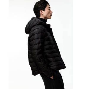 Fabricant pakistanais, veste d'extérieur matelassée légère sur mesure, design respirant, couleur unie, vestes matelassées légères pour hommes - Product Image 5