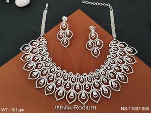 Conjunto de joyería de diseño de diamante americano para mujer, conjunto de Collar corto de estilo elegante, suministros de joyería al por mayor - Product Image 3