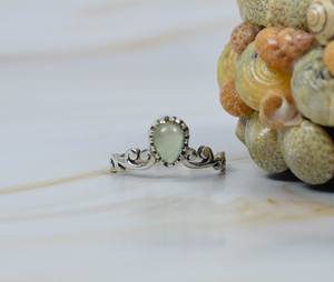 แหวนเงินสเตอร์ลิง925แข็งดีไซน์ไม่เหมือนใครพร้อมลูกแพร์สีเขียวประดับอัญมณีอัญมณีชั้นดีของขวัญสำหรับผู้หญิง - Product Image 1