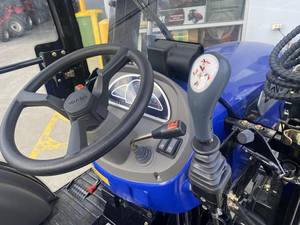 Tractor Agrícola M404 TE 2024 de 65HP 4WD con Cabina y Cargador, Cucharón 4 en 1, Alta Productividad, Transmisión por Engranajes, Bomba, Motor, Más de 5 Años de Garantía - Product Image 6