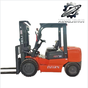 Montacargas HELI CPCD30 de 3 Toneladas, Montacargas Usado Japonés de 3 Toneladas con Motor Isuzu C240, Máquina Usada de Segunda Mano, a Combustible, 3000KG - Product Image 1