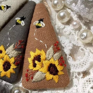 Pinces à cheveux brodées pour filles femmes, pinces à cheveux vintage, accessoires de cheveux, cadeau élégant de broderie florale OEM fabriqué au Vietnam - Product Image 2