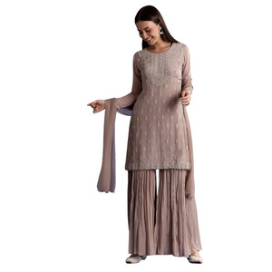 Conjunto de Chinon Kurta Beige claro con Cutdana y lentejuelas Dupatta para recepción festiva de fiesta de boda y ocasiones étnicas personalizadas - Product Image 3