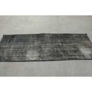 พรมขนสัตว์วินเทจรักษ์โลก ขนาด 2.6x7.3 ฟุต (80x223 ซม.) สีเทา ลายตะวันตกเฉียงใต้แบบตุรกี พร้อมลวดลายปะติดและแผ่นรองยางลาเท็กซ์ - Product Image 2