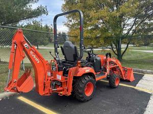 Tracteur Kubota d'occasion 4x4, moteur diesel haute puissance, machine agricole robuste, prix réduits, à vendre - Product Image 6