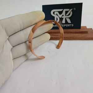 Brazalete Ancho de Cobre Liso, Ajustable, Abierto, Hecho a Mano, Acabado Antiguo/Pulido, Tradicional, Ligero, para Hombres y Mujeres - Product Image 3