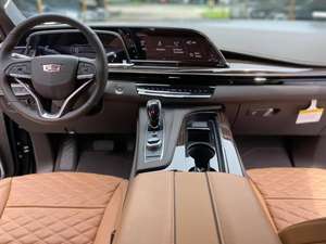 Usado Clean Seminuevo 2022 Cadi-llac Escalade 600 Sport V8 6.2L 4WD - Product Image 4