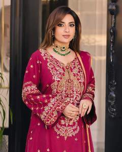 Lehenga Choli de mariée multicolore pour femmes avec broderie lourde tenue de fête de mariage indien pakistanais en gros - Product Image 5