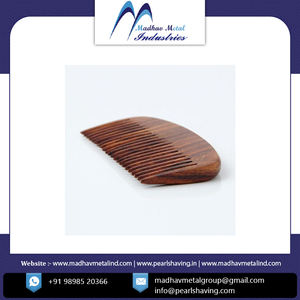 Peigne à barbe en bois de couleur naturelle disponible au prix de gros du fabricant indien - Product Image 2