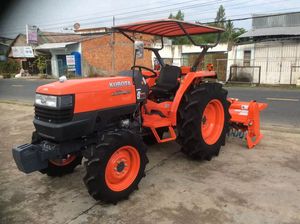 Tractor de Andar BX25D 4x4 de 42HP para Motor, Subcompacto, para Granja y Jardín, con Caja de Cambios, Bomba, Rodamientos, Retroexcavadora Delantera y Trasera, 3 Años de Garantía - Product Image 4