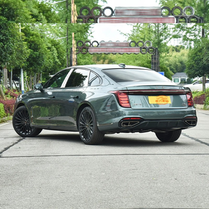 Hongqi H9 2025, berline hybride légère 48V, 2.0T, 252 ch, propulsion arrière, transmission intégrale, sièges en cuir, 4 portes, 5 places, caméra arrière, autonomie de 501 à 600 km, 90 à 110 kWh - Product Image 3