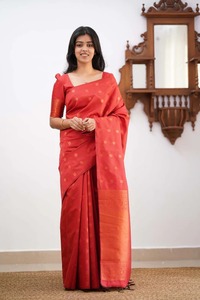 Dernière exportation exclusive de vêtements d'été indiens et pakistanais Vesta Saree en soie à bordure jacquard avec riche pallu pour les fêtes d'hiver - Product Image 5