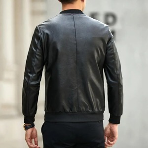 Veste élégante en similicuir pour hommes, col montant doux et chaud avec poches zippées, toile de coupe régulière pour la saison d'hiver et l'automne. - Product Image 2