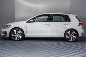 Volkswagen Golf GTI 2.0T Rabbit Edition FWD 2019 / Disponible à la vente avec faible kilométrage, moteur essence, véhicule d'occasion en excellent état et conduite à gauche - Product Image 3