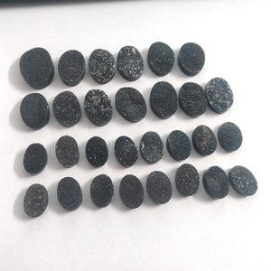 พลอยสีดำทรงหลังเบี้ยทรงรีขนาด14x10มม. ถึง22x16มม. จำนวน29ชิ้นมี248.8ชิ้นเรียงสูงเทียบกับพลอยหลวมเรา $199 - Product Image 5