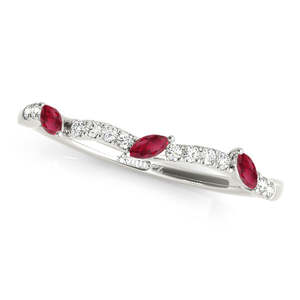 Conjunto de Joyería Nupcial de Oro Blanco de 14K con Rubí Marquesa de 0.43ct y Anillos de Diamantes - Product Image 3