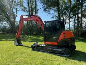 Mini-excavatrice Kubota KX040-5 d'occasion de qualité supérieure, fournisseur en gros, excavatrice hydraulique robuste, prix compétitif, livraison rapide - Product Image 1