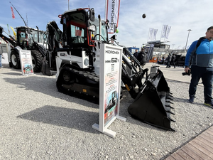 Mini-chargeuse-pelleteuse HMK 62T | Mini-chargeuse sur chenilles HMK 62T 65HP Kubota Diesel compacte à vendre - Product Image 3